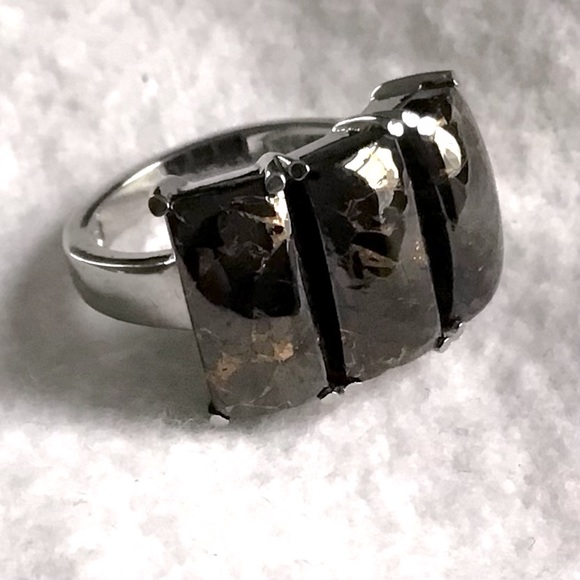 Matrix Shungite Ring in Stainless Steel - Picture 2 of 8